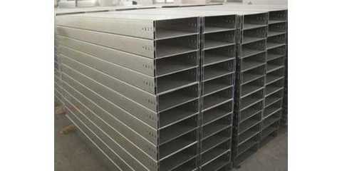 廣州鋁合金橋架廠家及電纜橋架價(jià)格解析——以廣州市南沙區(qū)興聯(lián)金屬制品廠（普通合伙）與配電柜應(yīng)用為例